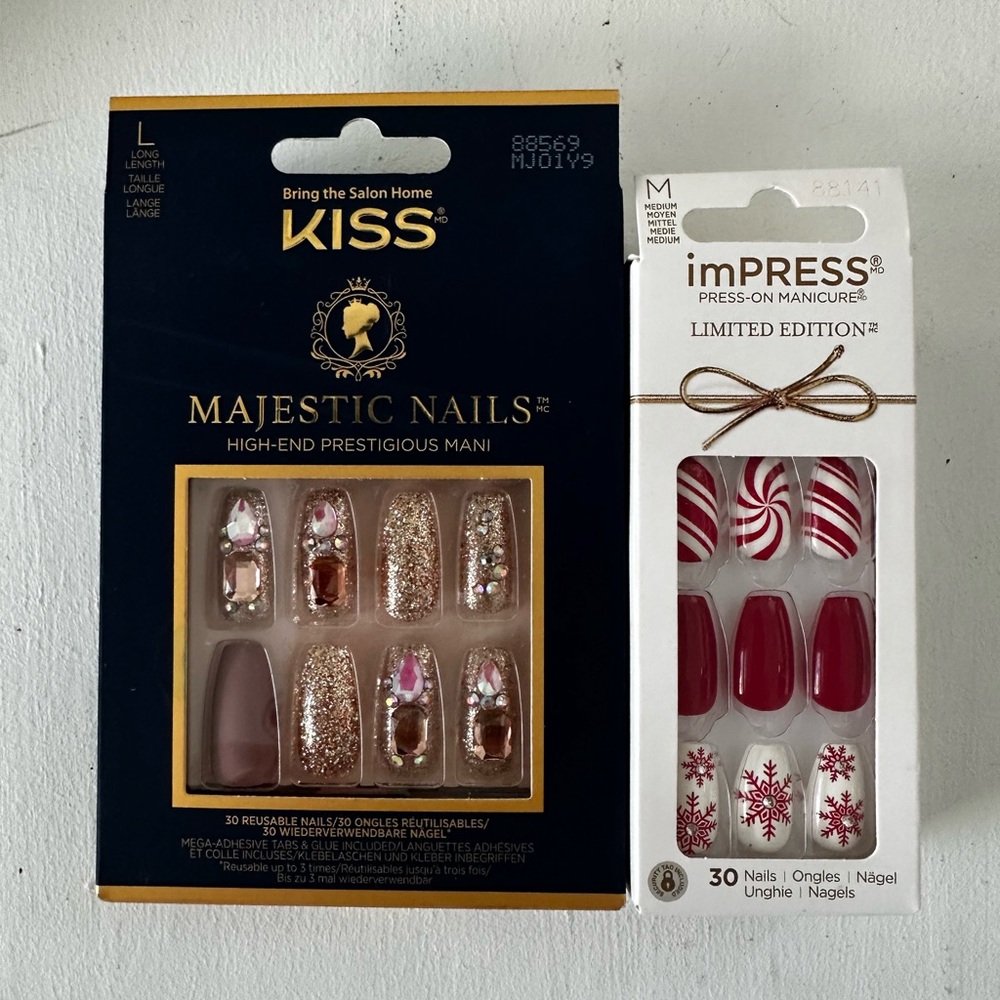 KISS Holiday press-on nail bundle!